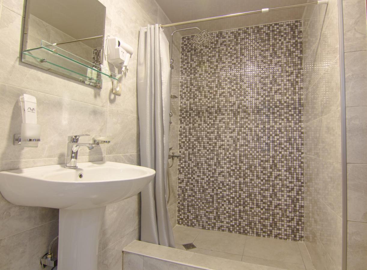 Lileo Inn Hotel Mestia Kültér fotó